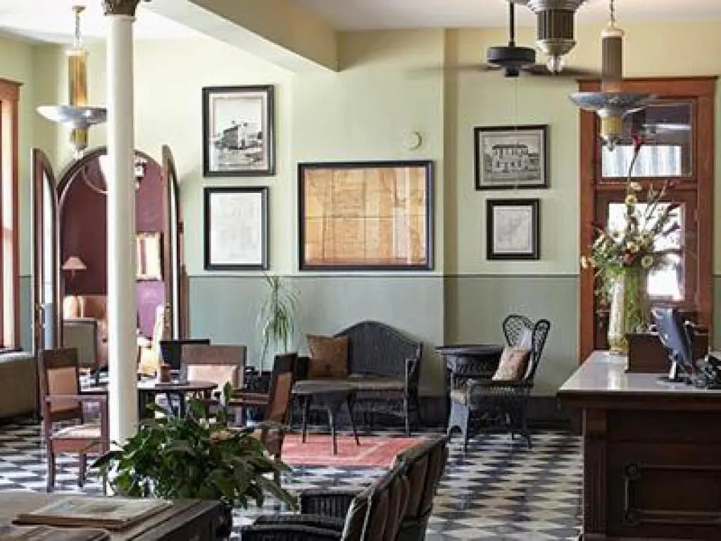 Hotel Frederick