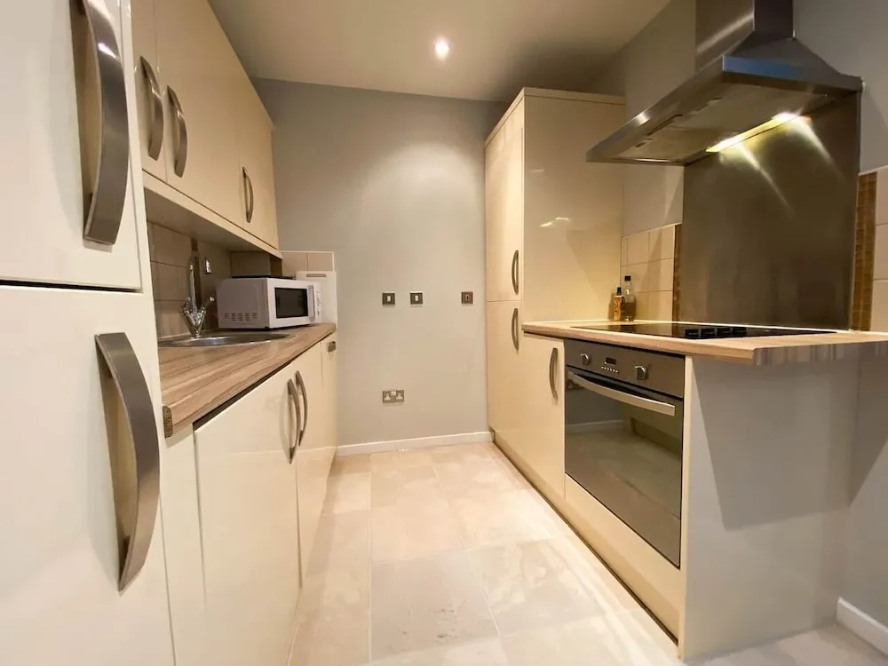 Kelvingrove Art Gallery Flat - Private Parking