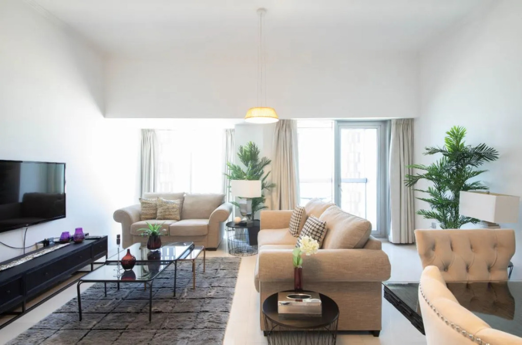 Maison Privee - Sleek Stay in Dubai Marina Famous Twisting Tower
