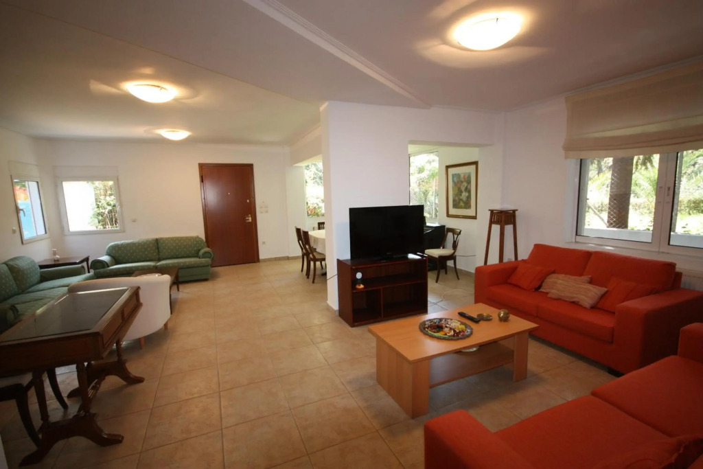 Park View Apartment with Garden 120m