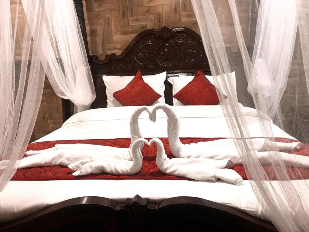 HYDERS PARK- THE LUXURY HOTEL