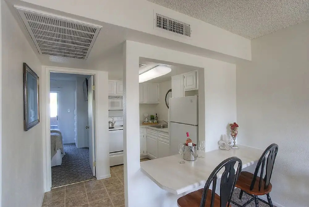Park Suites at 139 - One Bedroom Apartment