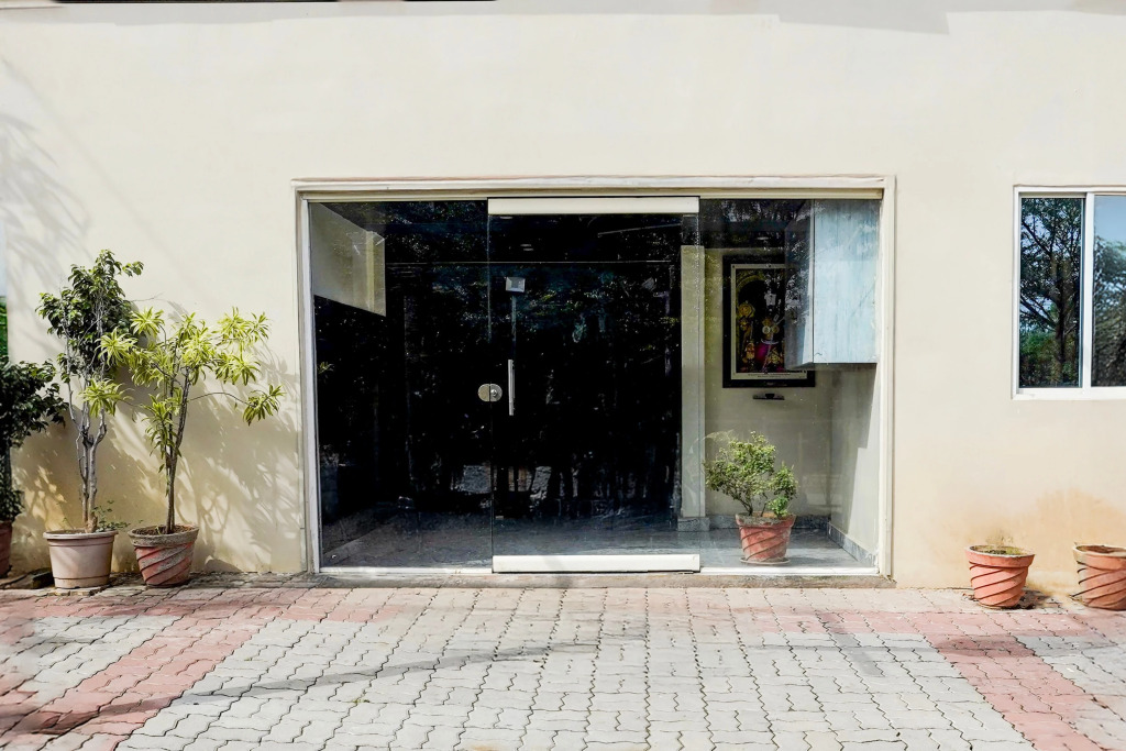 Super OYO Hotel O Renigunta Near Railway Station