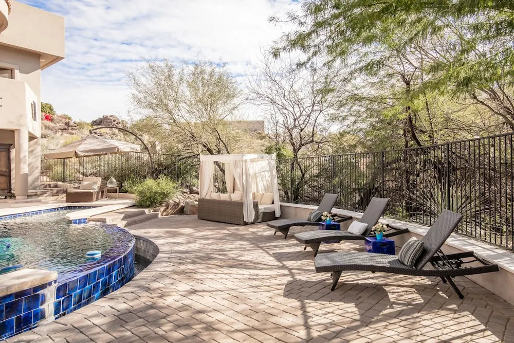Extravagant Fountain Hills - 6 Br Home