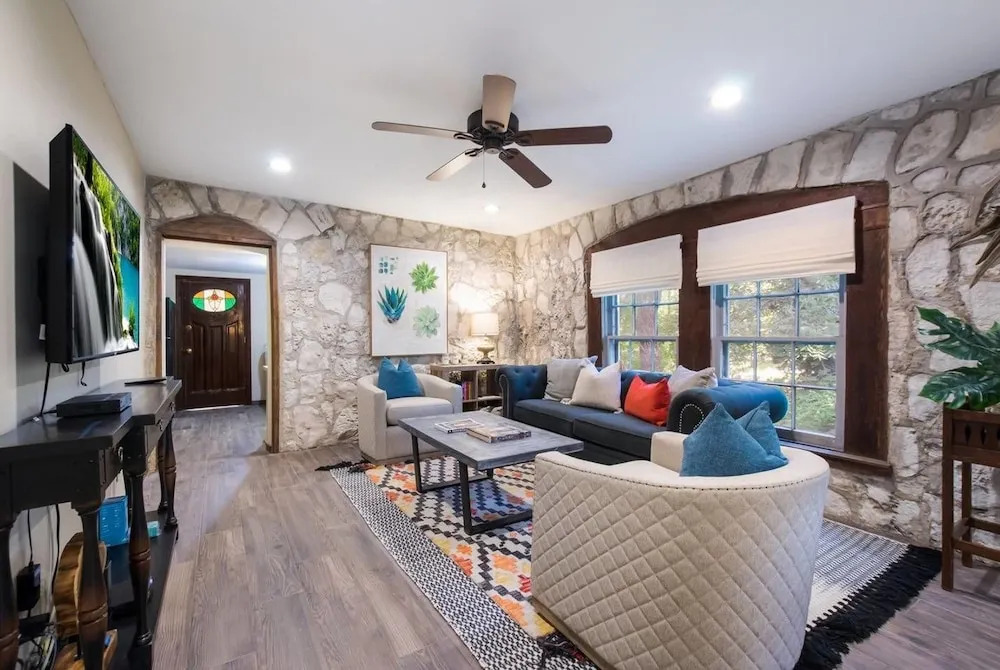 Casa Dealamo Beautiful 2 bd 1 ba Sleeps 6!