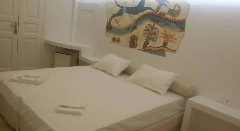 Angels In Fira Hotel