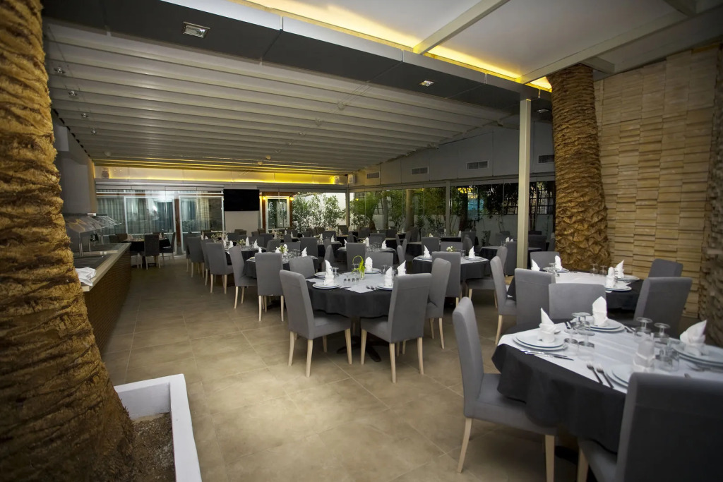 Astron Hotel