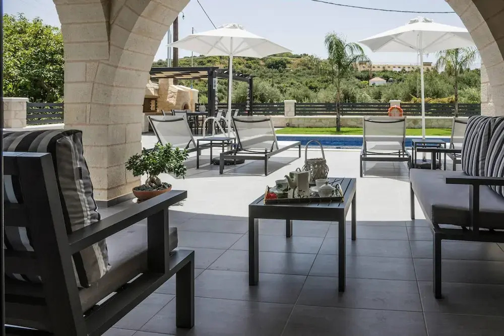 Luxurious Modern Mansion With Private Pool and Sauna 200m From Beach