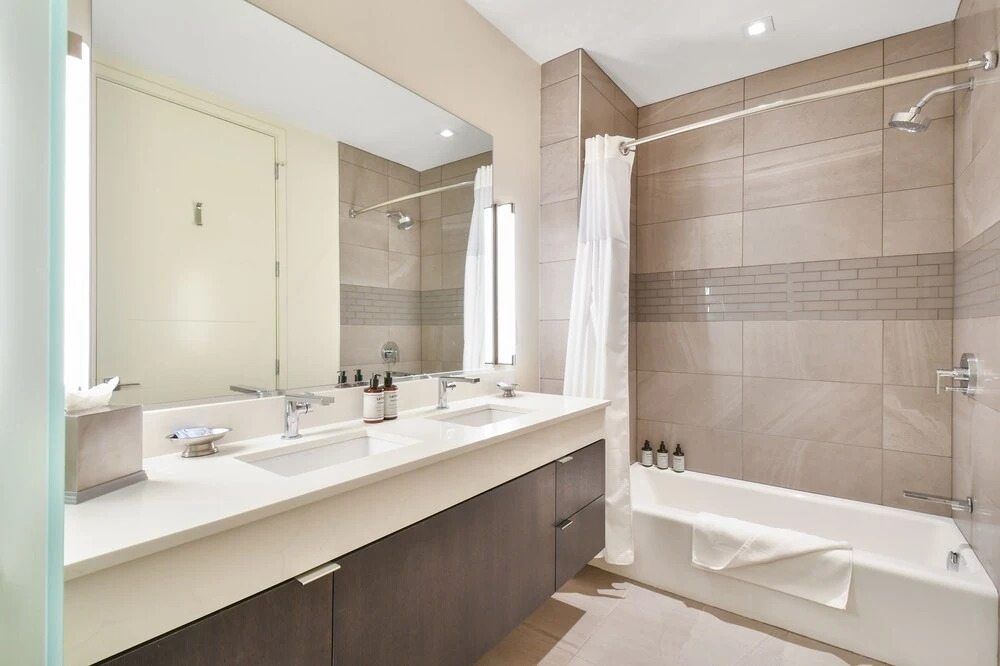 2 Bedroom Lift - Modern & Ski-in, Ski-out Condo by Redawning