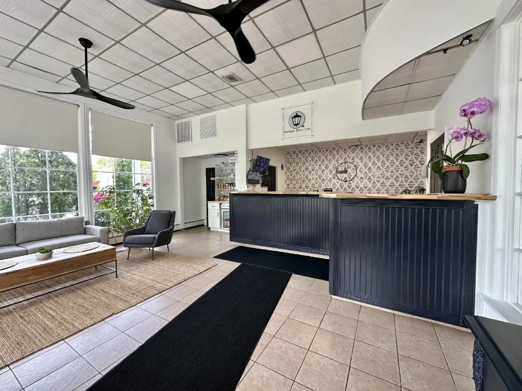 Budget Host East End Riverhead