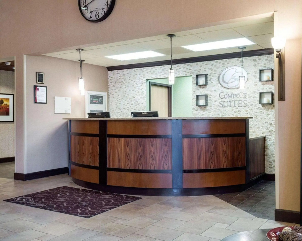 Russell Inn and Suites