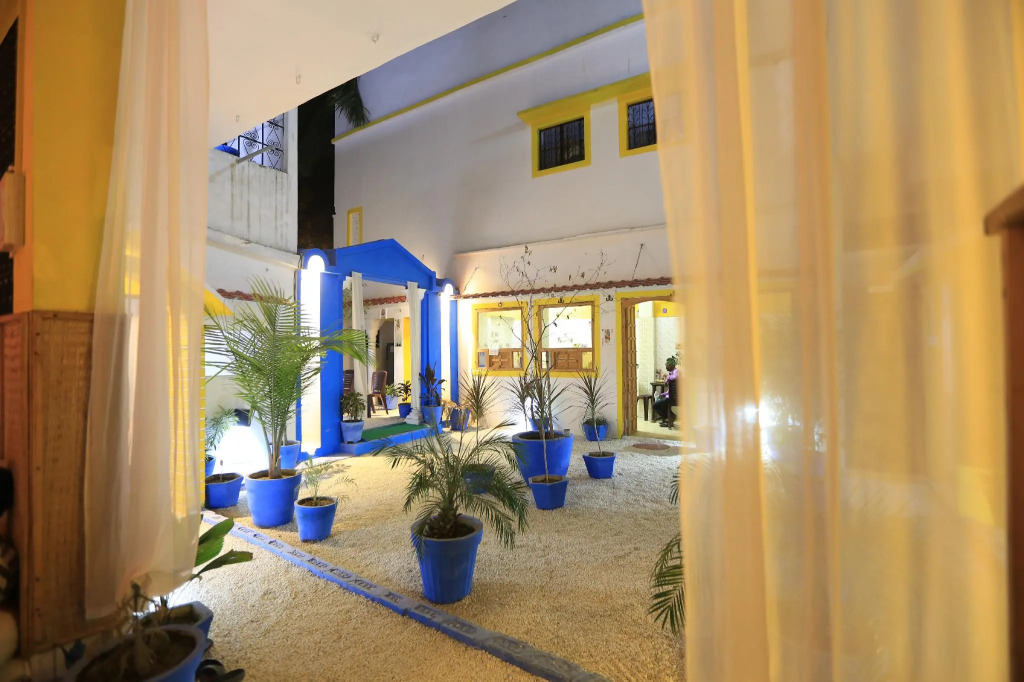 HosteLaVie Varanasi