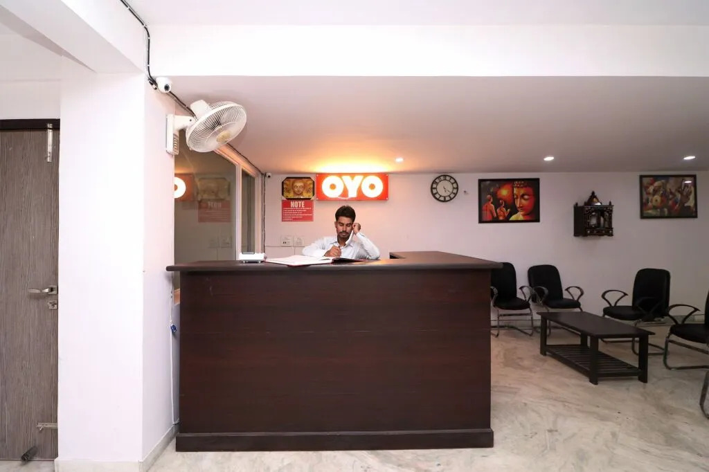 OYO 14723 Diamond Deluxe