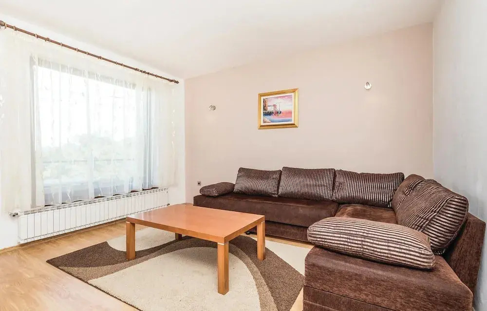 Stunning Home in Brsec With Wifi and 3 Bedrooms