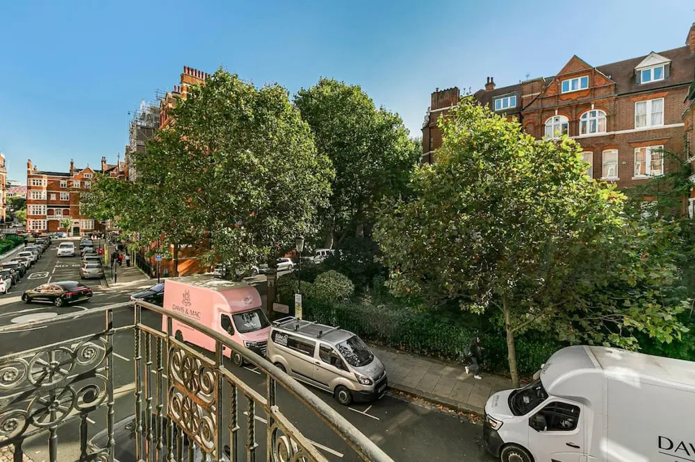 8 Million Home Cadogan Square Access