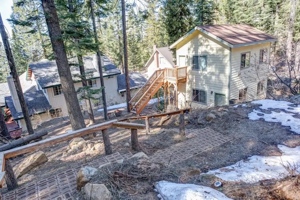Yosemite Woods Duplex in Yosemite-Upper Unit