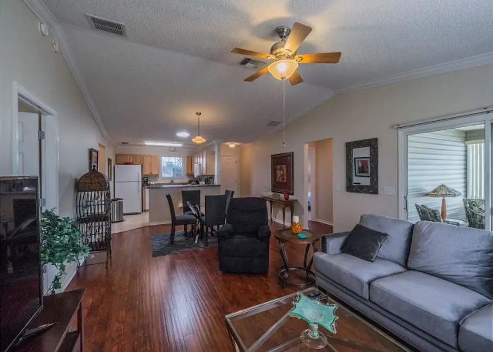 Halyard Court 1872 by White Pelican VR