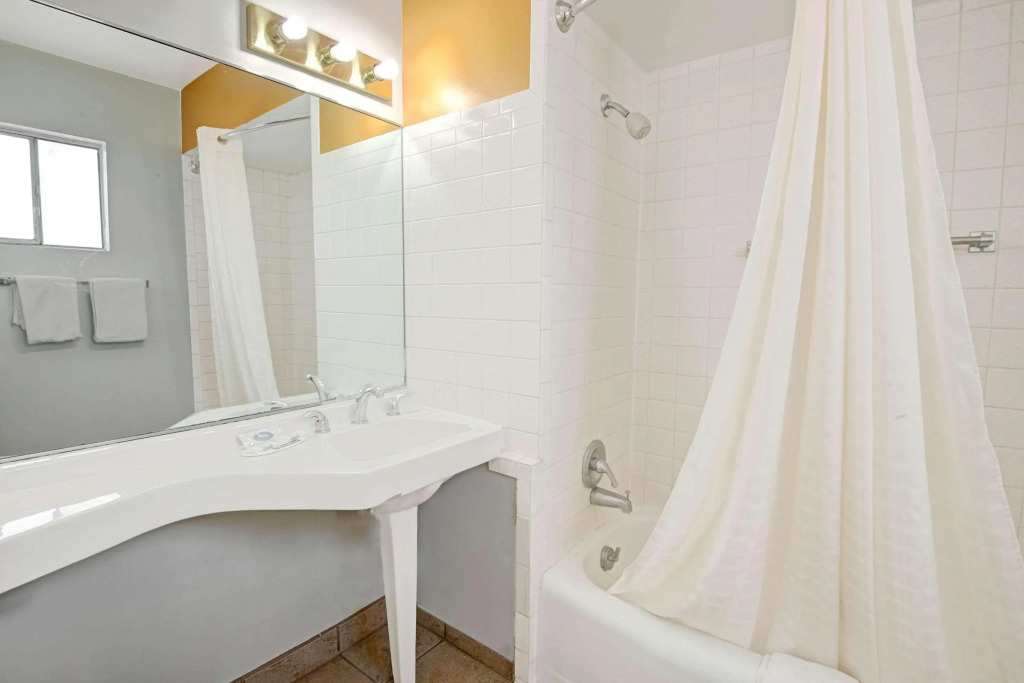 Garner Hotel Albuquerque Airport by IHG