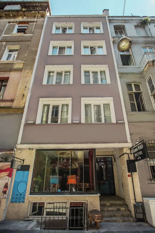 Royal Family Hotel