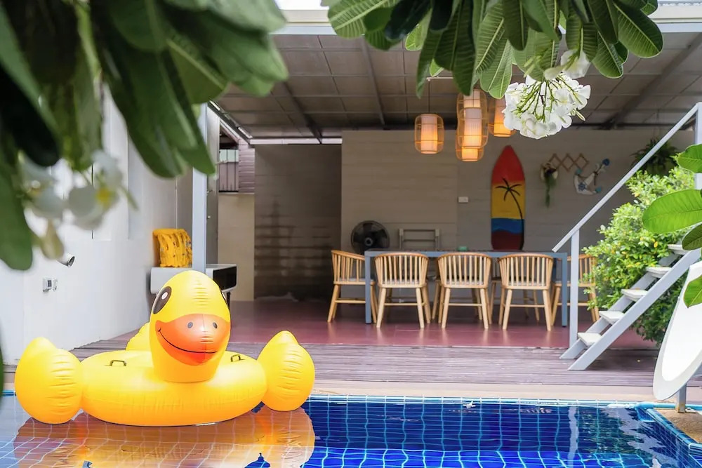 Baan Natcha Pool Villa City Center