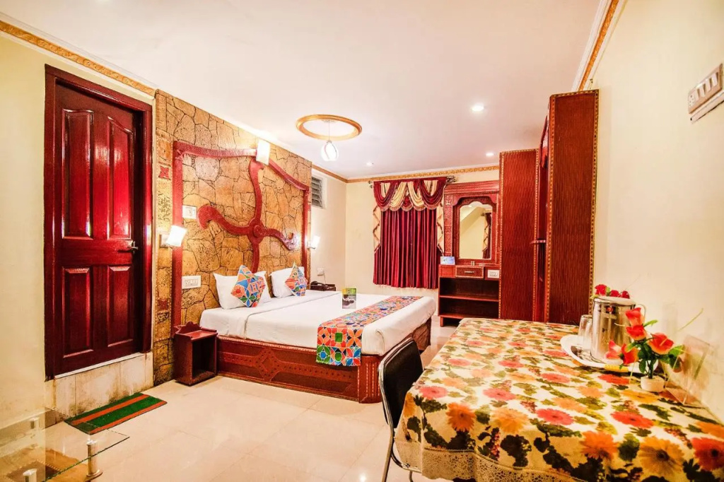 FabHotel Roshan Residency - Nr Kurinji Andavar Temple