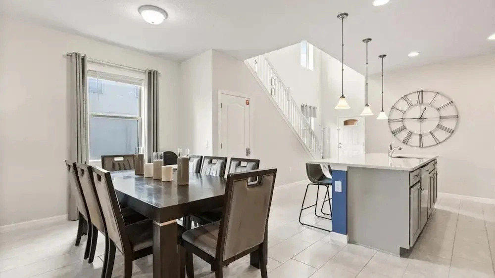 Upstay- Family Villa for 12 w Pool, Games & BBQ