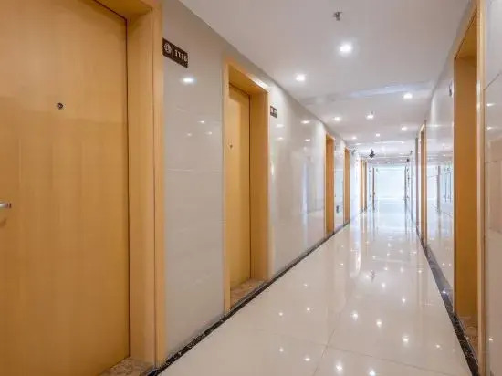 Puyu Hotel  (Foshan Pingzhou Jade Street Store)