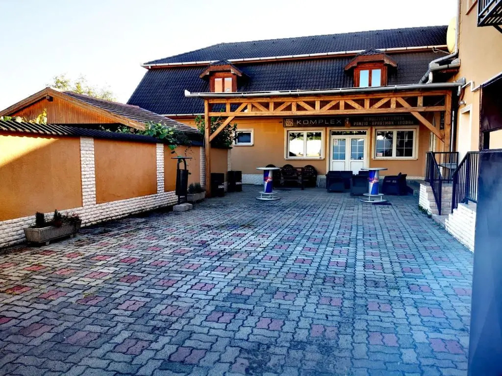 KOMPLEX -Rendezvénytermek-Panzió-Apartman-Irodák