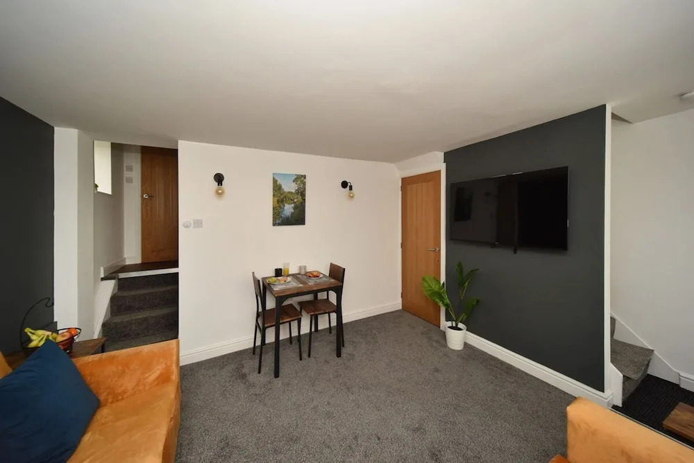Pinfold Suite - Chester Road Apartments by