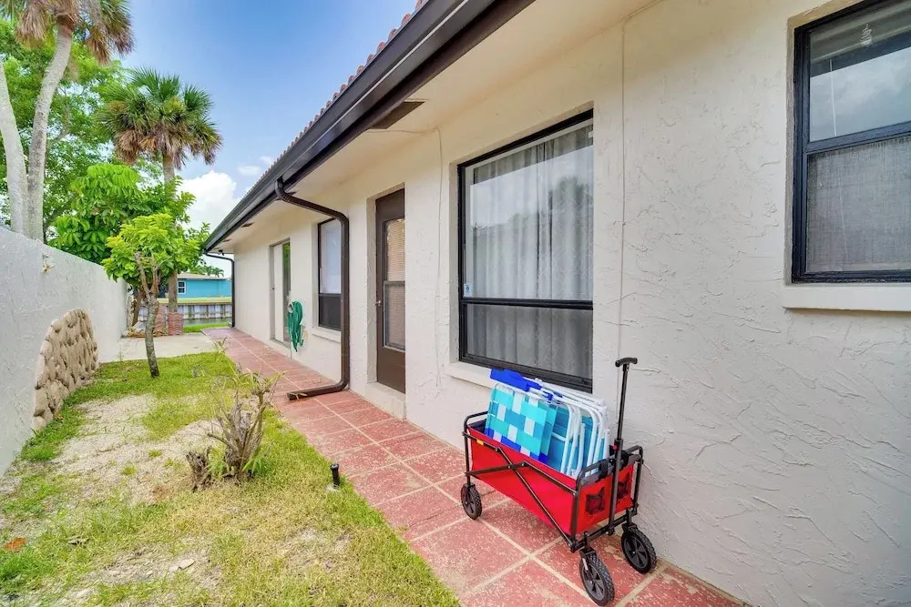 Cocoa Beach House on Banana River: Walk to Ocean!