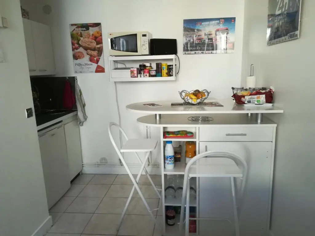Le Petit Chalet -Appartement proche de la vieille ville , du centre ville et du Tram- PETIT DEJEUNER OFFERT