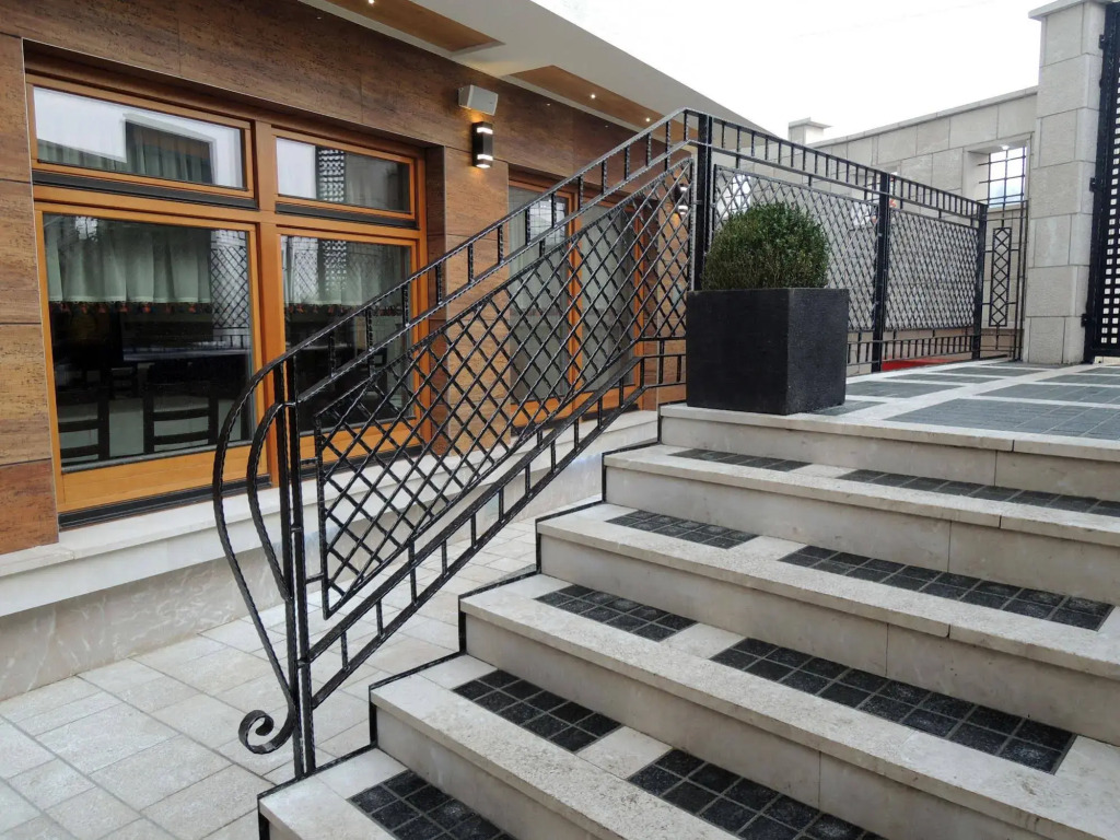 Hotel Aziza
