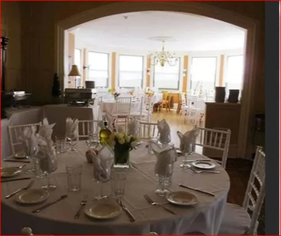 DeBary Inn