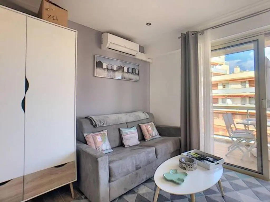 Juan Les Pins Centre - Studio Neuf Avec Terrasse - 3 Mins Des Plages - Jazz Apartment