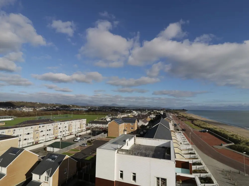 Penthouse 18, West End Point