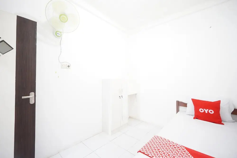 Homestay & Cafe Blessings Near Station Center Town RedPartner