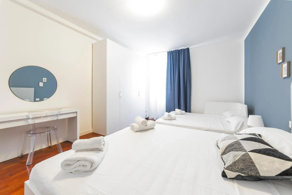 Roomy Apartment X6 close to Subway!