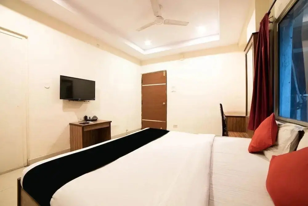 Hotel Riya Grand by OYO Rooms