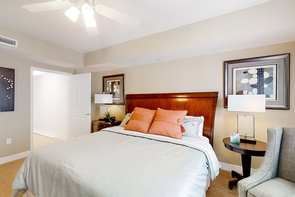 Daytona The Golden Leaf Opus Condos 702
