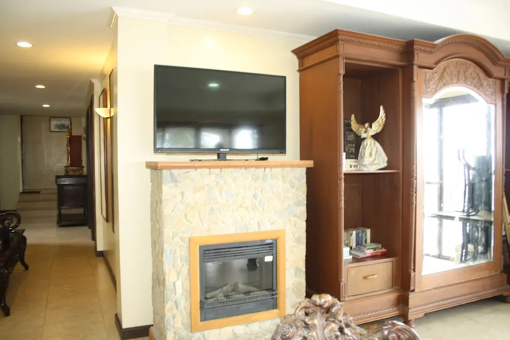 Tagaytay Home by StayHome Asia