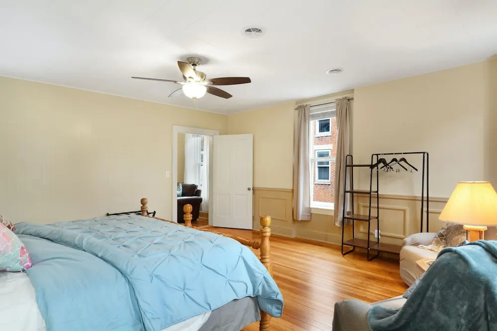 Downtown Galena Spacious Apartment 2 Bedroom Apts