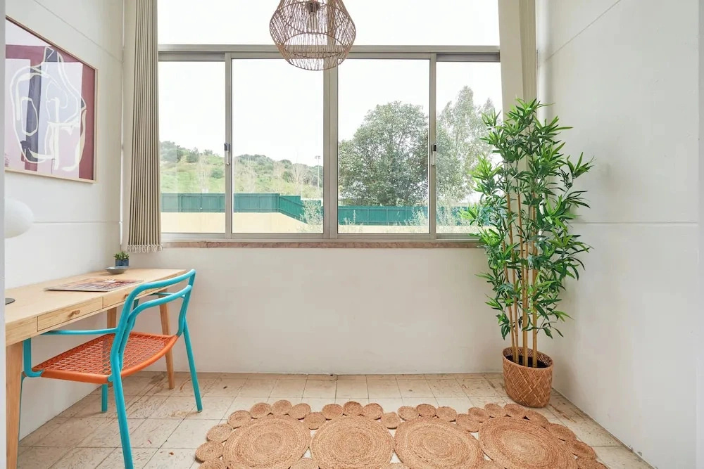 Light Filled & Renovated Apartment, By Timecooler