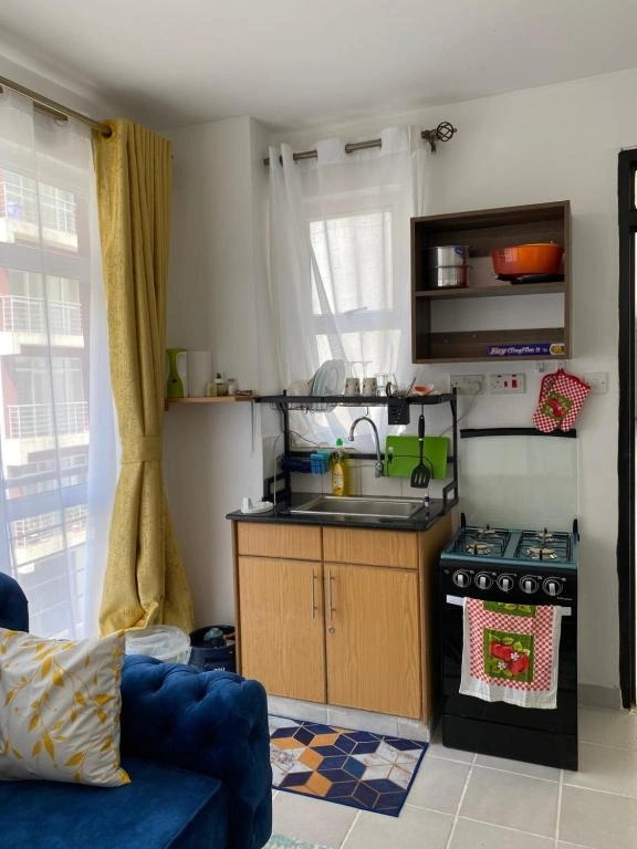 Lyshima’s Cozy Studio