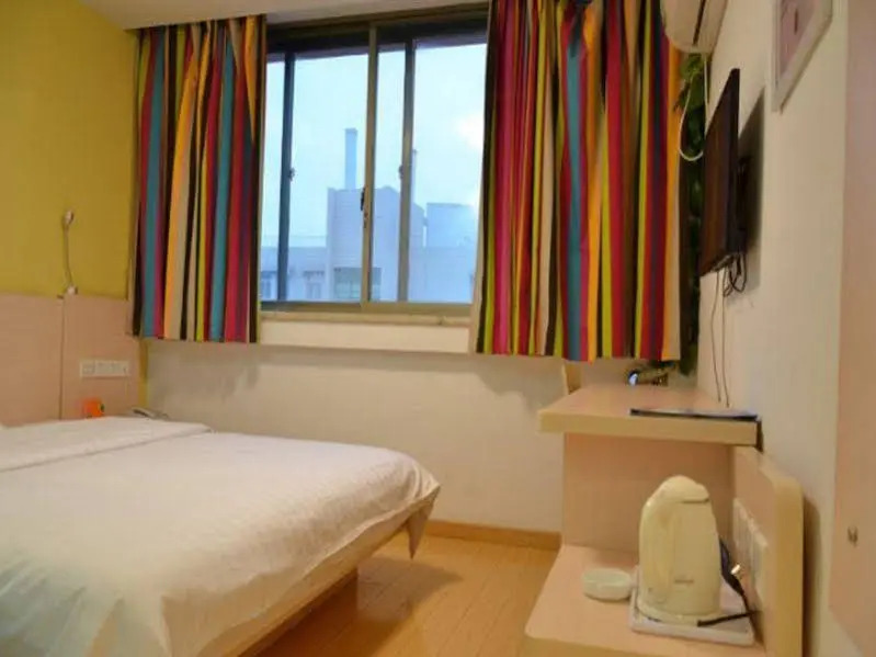 7 Days Inn Hangzhou West Lake Leifeng Tower Wangjiangmen Branch