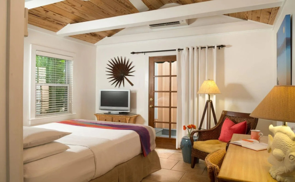 Tropical Inn