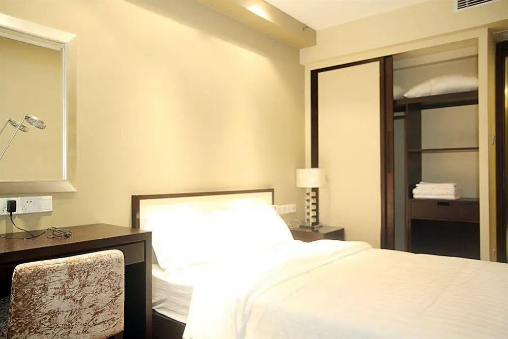 Private Enjoy Home Apartment (The New Pearl River Shore Apartment)