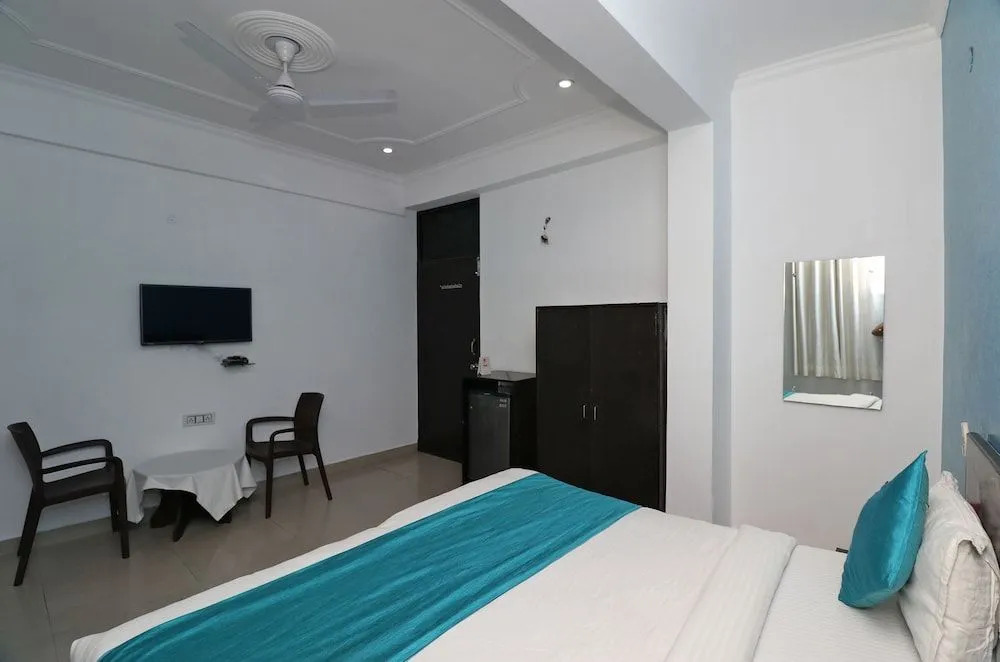 OYO 22711 Rajni Guest House