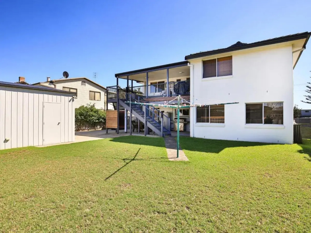 Shores I Pet Friendly I 1 Min Walk to Beach
