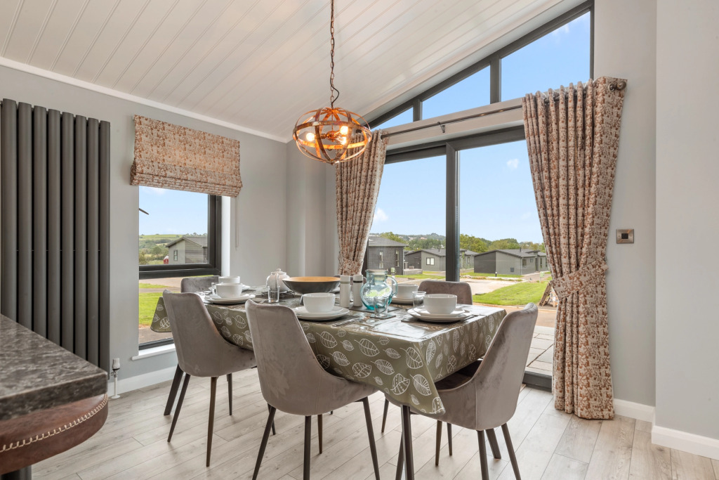 Ael-Y-Bryn - Luxury Lodge, Hot Tub, Three En-Suite Bedrooms