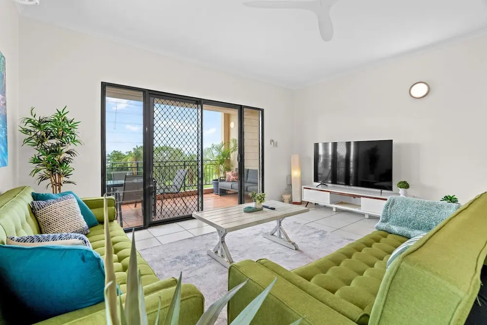 Zen Emerald Shore Seaview - Balcony - Sunset View